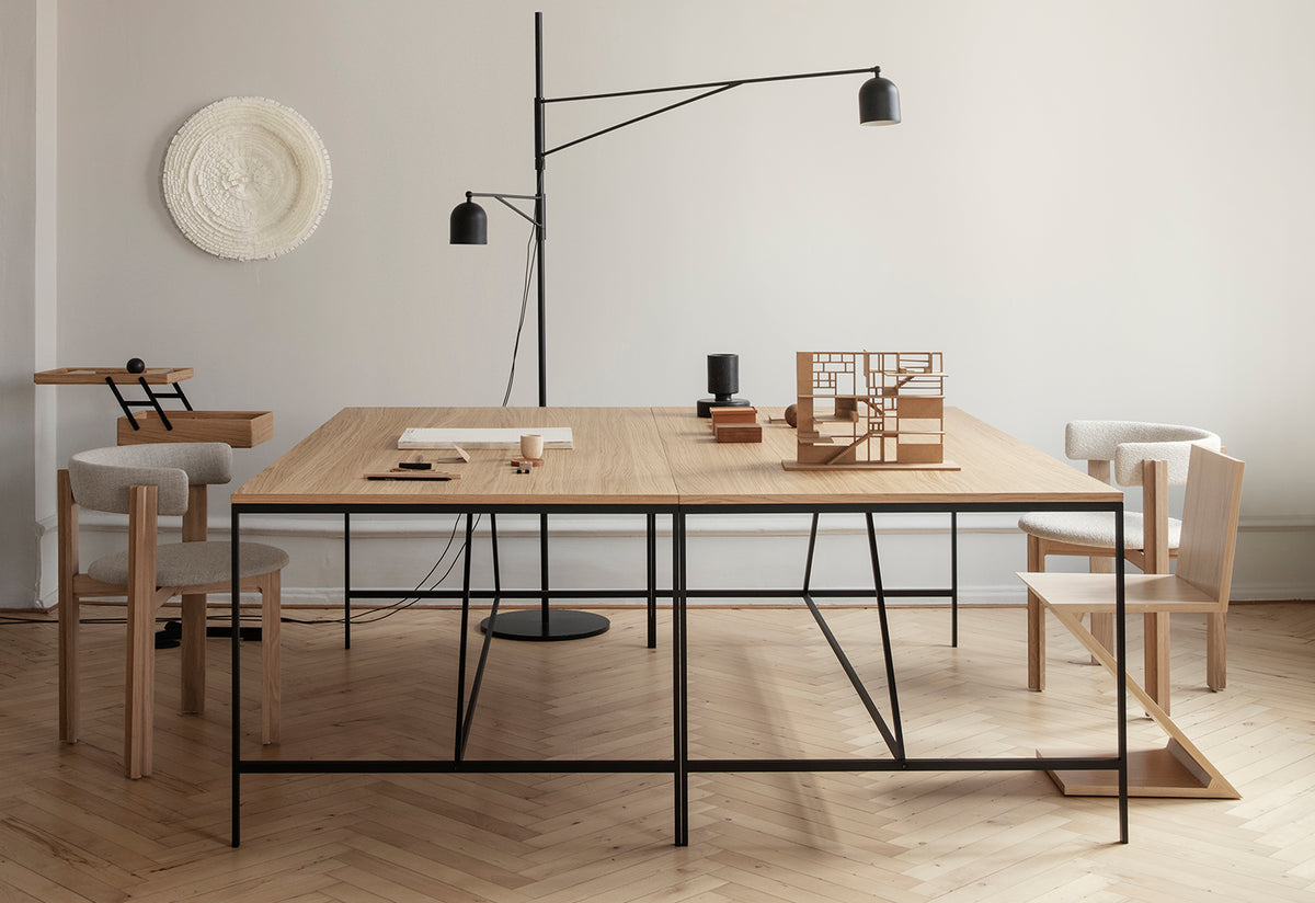 Cache Dining Table, Paul mccobb, Karakter