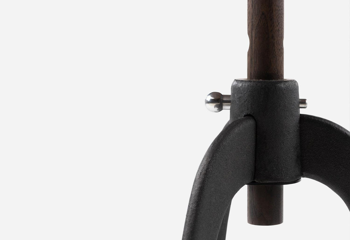 Sidekicks Height-Adjustable Table, Ilse crawford, De la espada