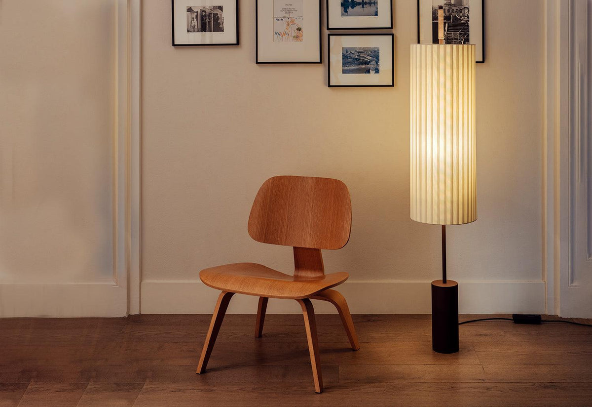 Dorica Floor Lamp, J miralbell and m raventós, Santa and cole