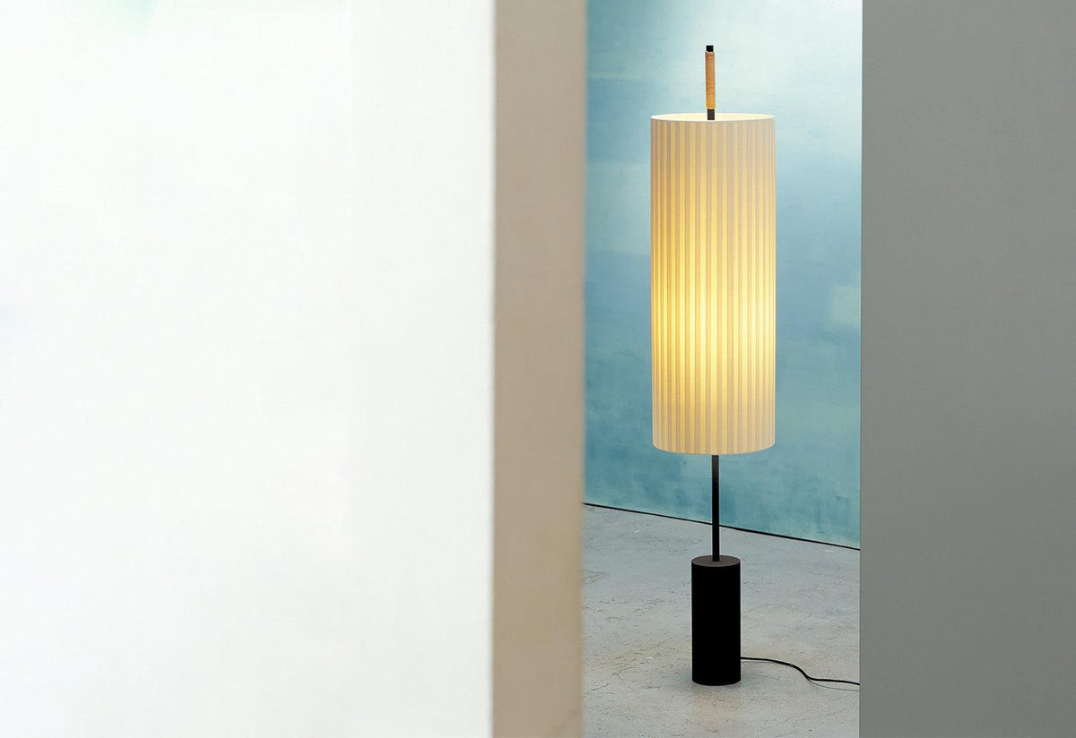Dorica Floor Lamp, J miralbell and m raventós, Santa and cole
