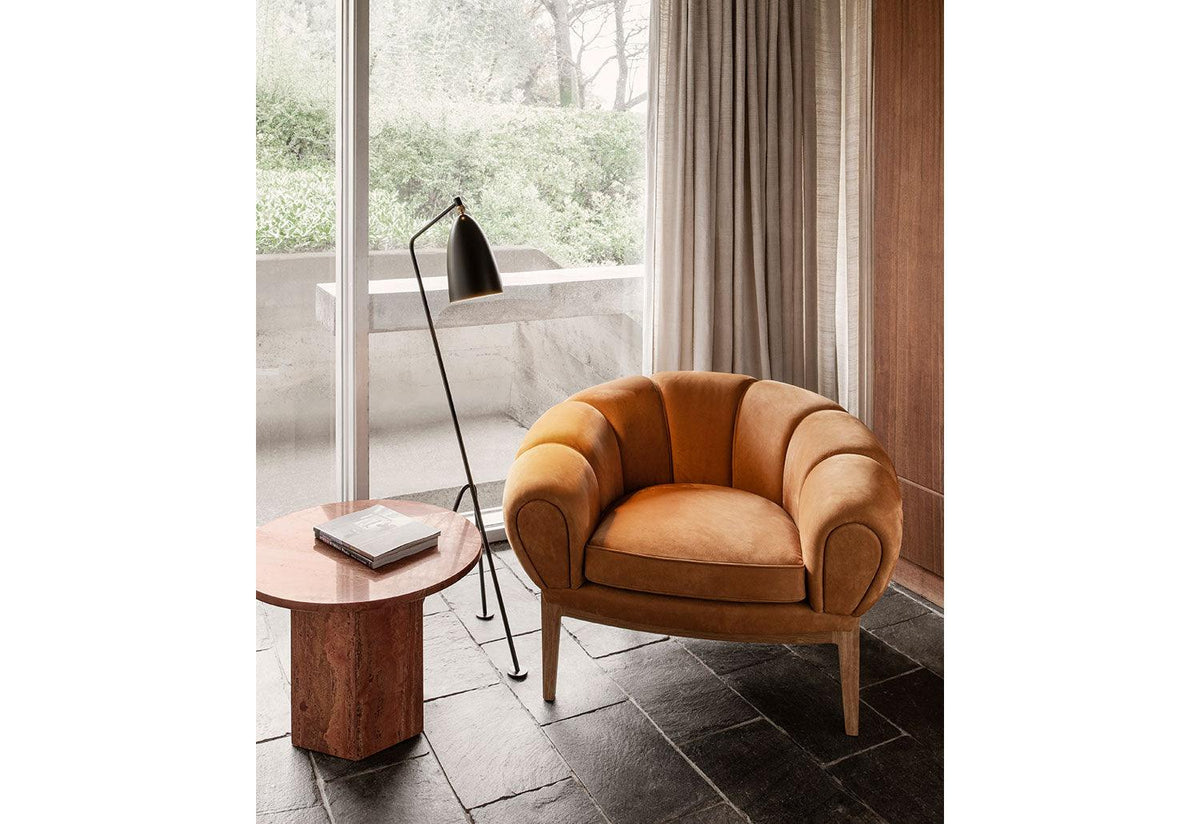 Croissant lounge chair, Illum wikkelsø, Gubi