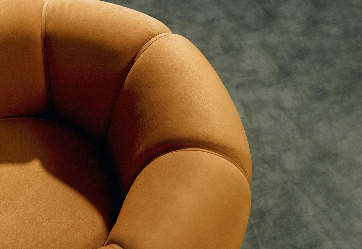 Croissant lounge chair, Illum wikkelsø, Gubi