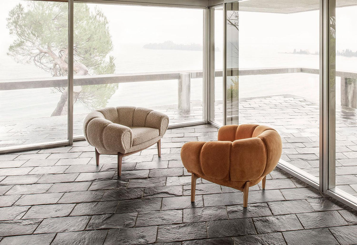 Croissant lounge chair, Illum wikkelsø, Gubi