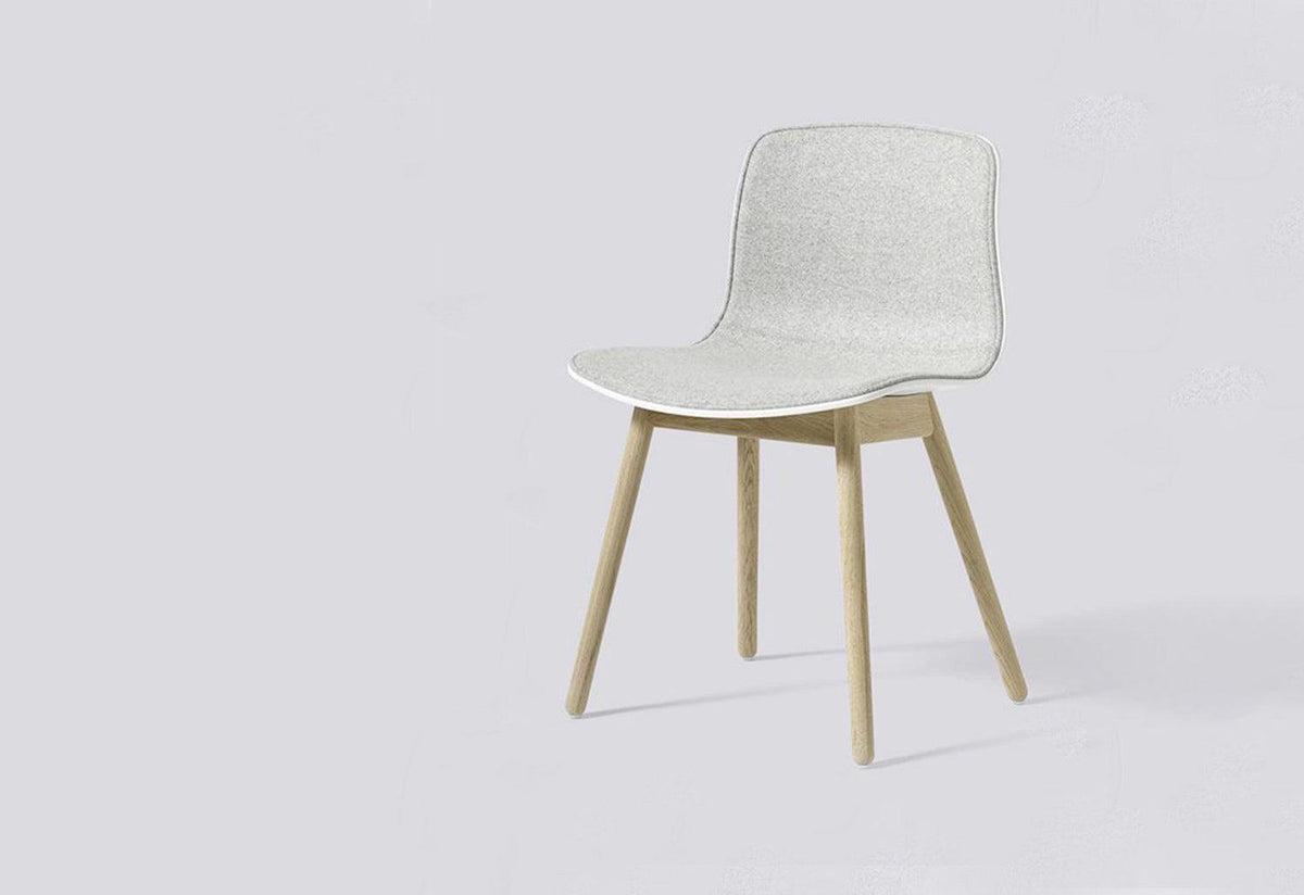 AAC 12 | Upholstered Front, Hee welling, Hay