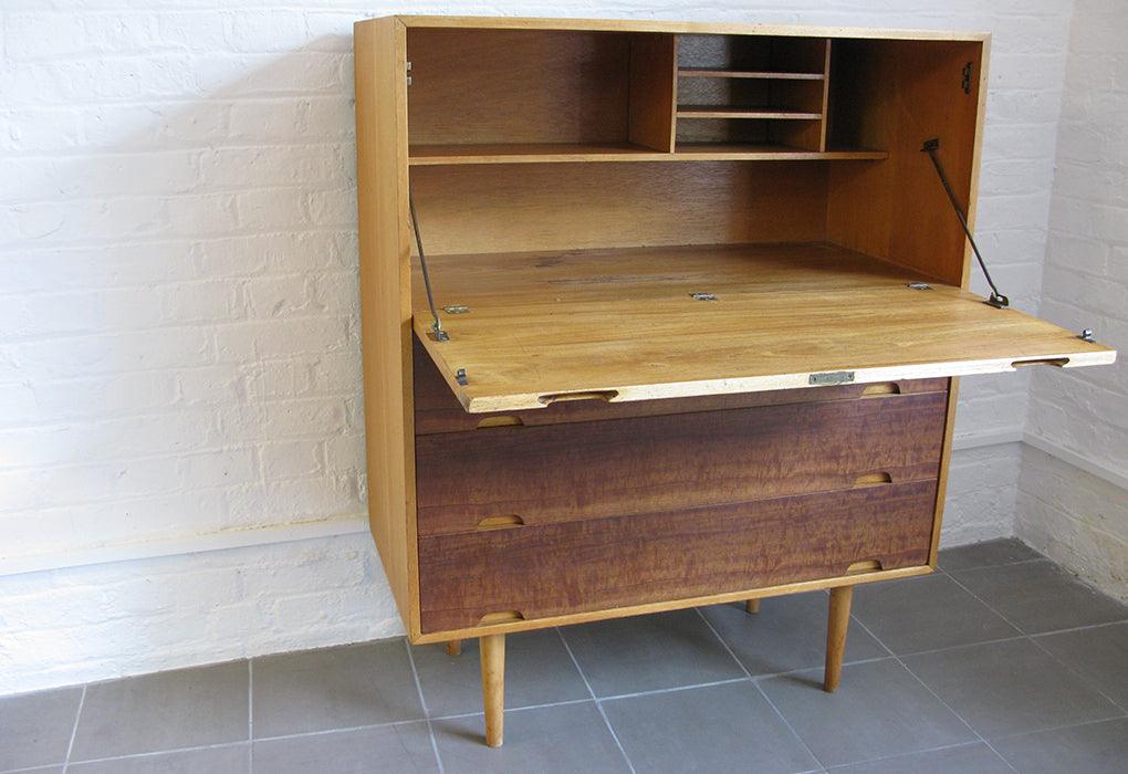 Robin Day Hilleplan desk , 1952