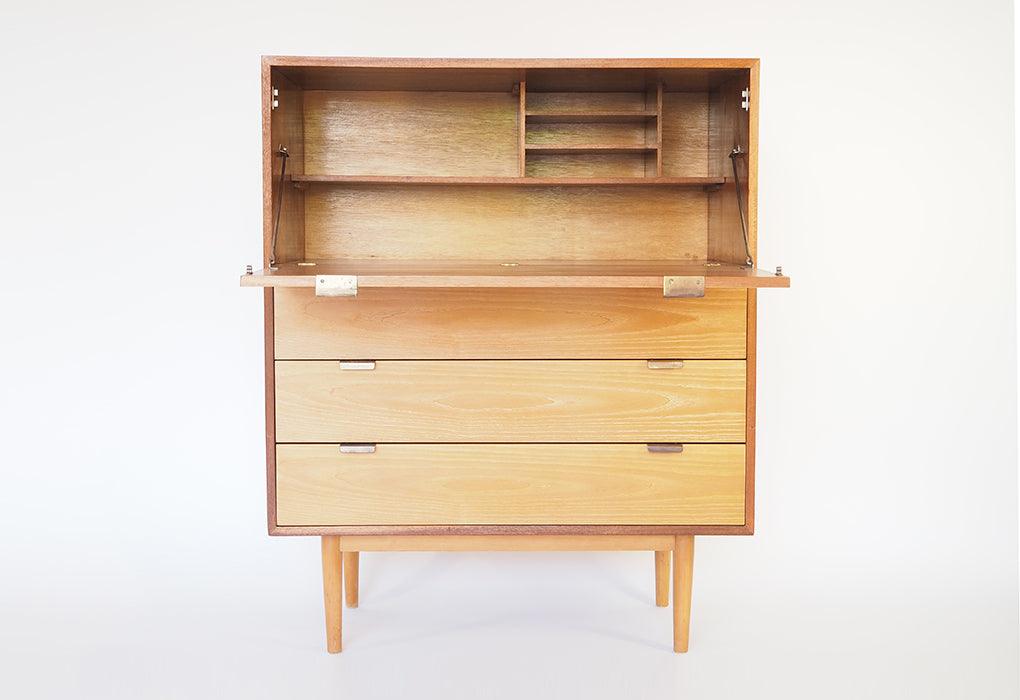 Robin Day Interplan desk | 1954