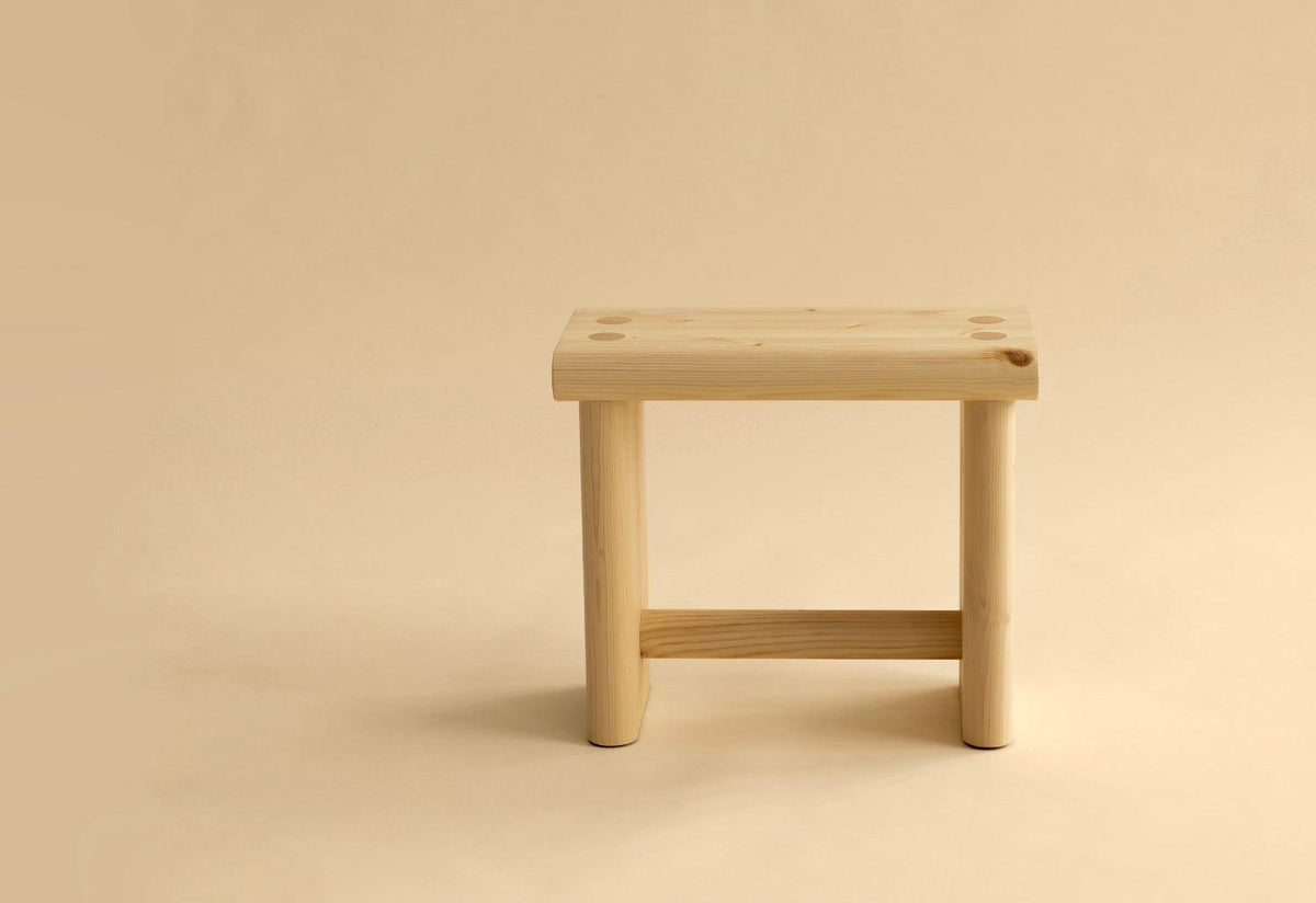 002 Ast Stool, Dimitri bahler, Vaarnii