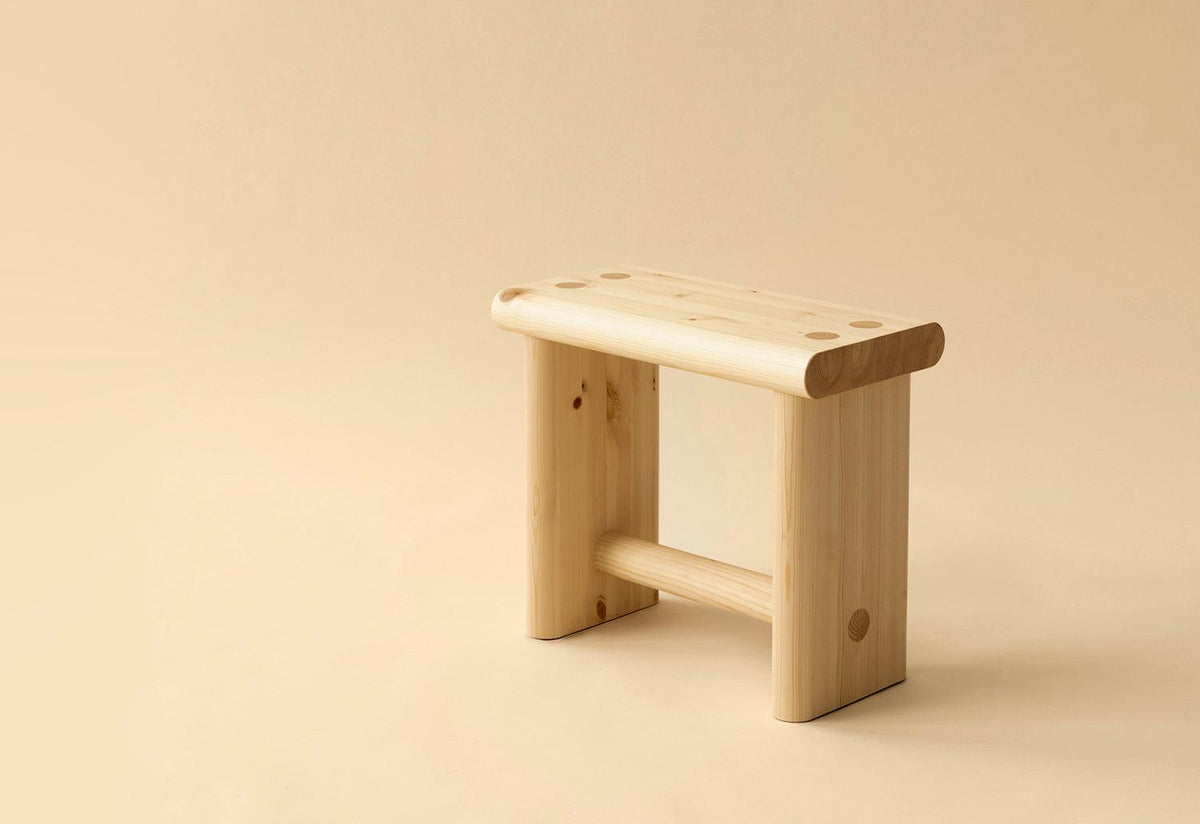 002 Ast Stool, Dimitri bahler, Vaarnii