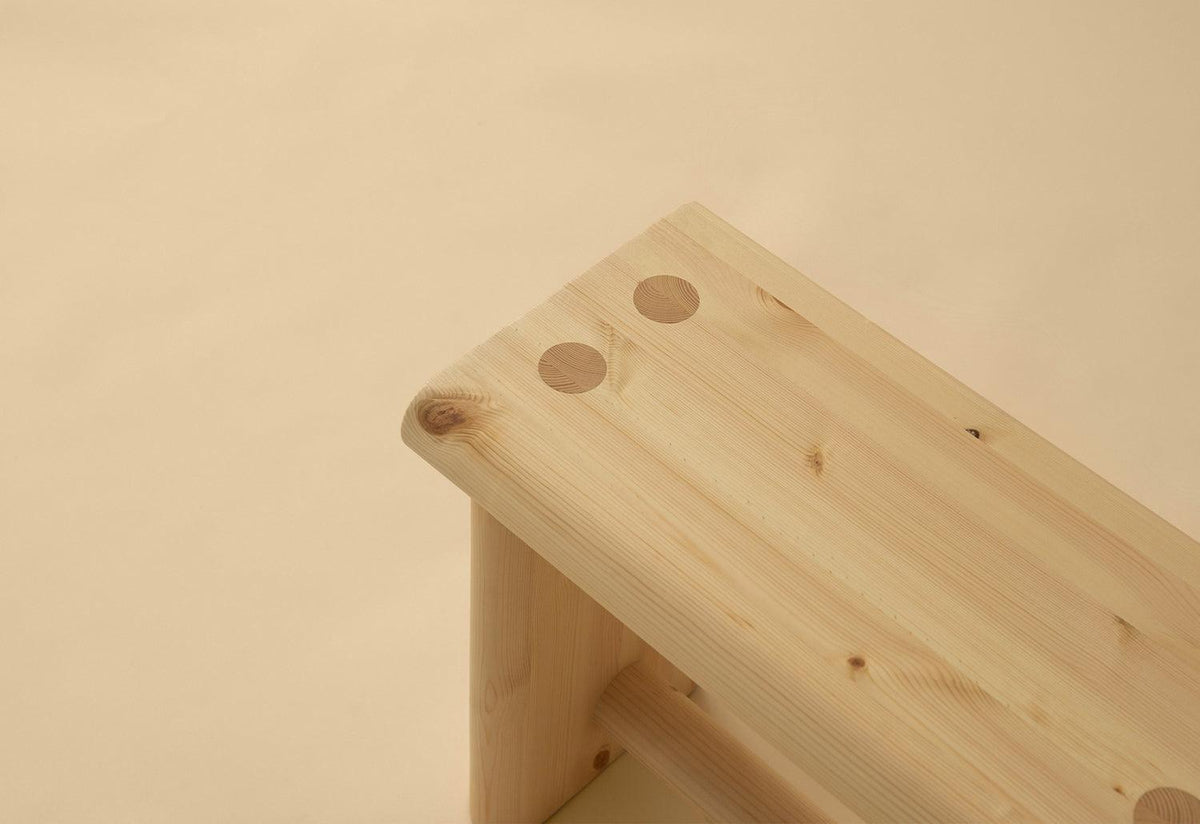 002 Ast Stool, Dimitri bahler, Vaarnii