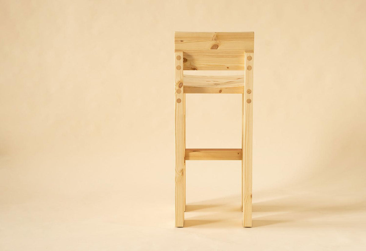 001 Bar Stool, Vaarnii