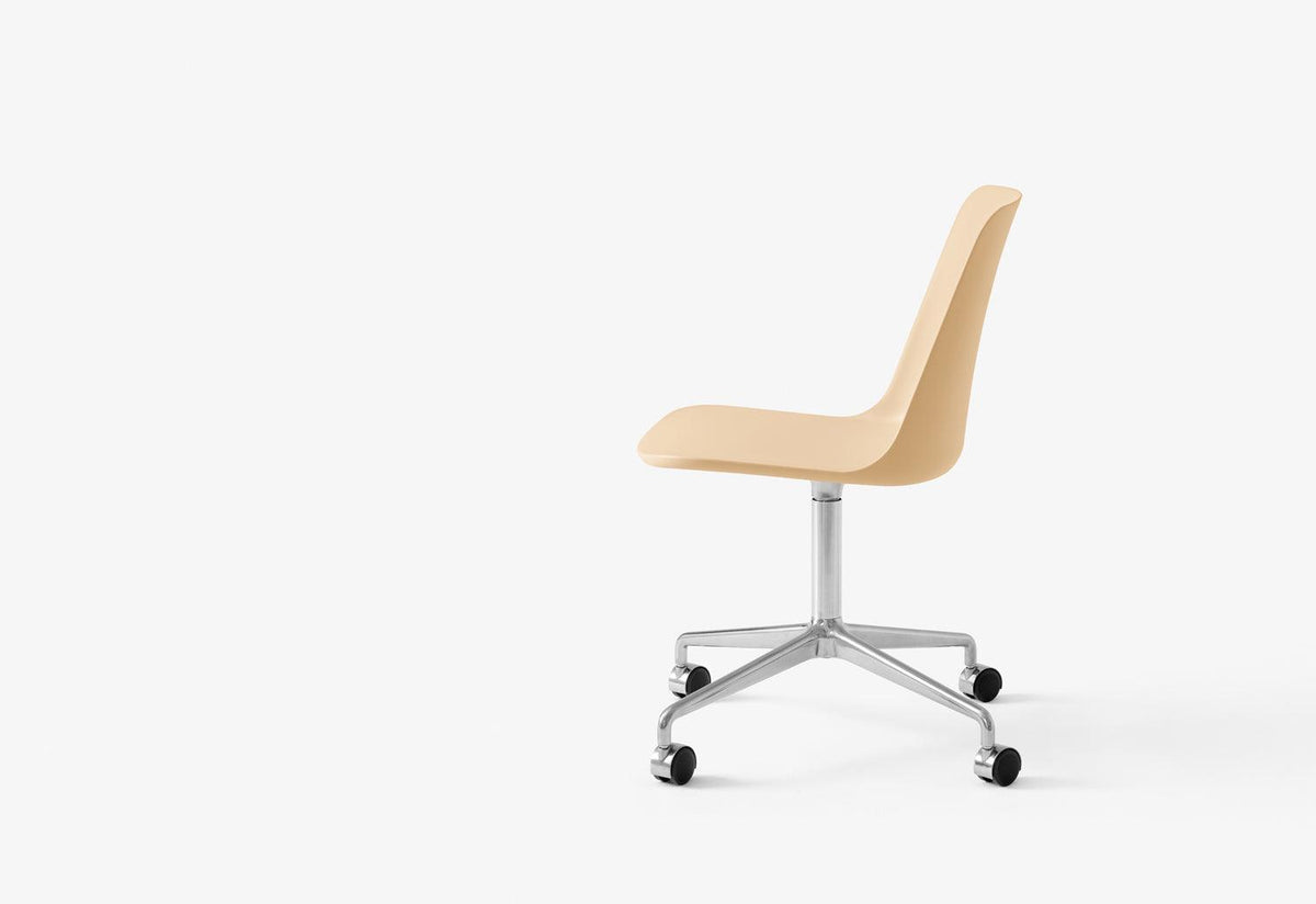 Rely Swivel Chair | Castors, Hee welling, Andtradition