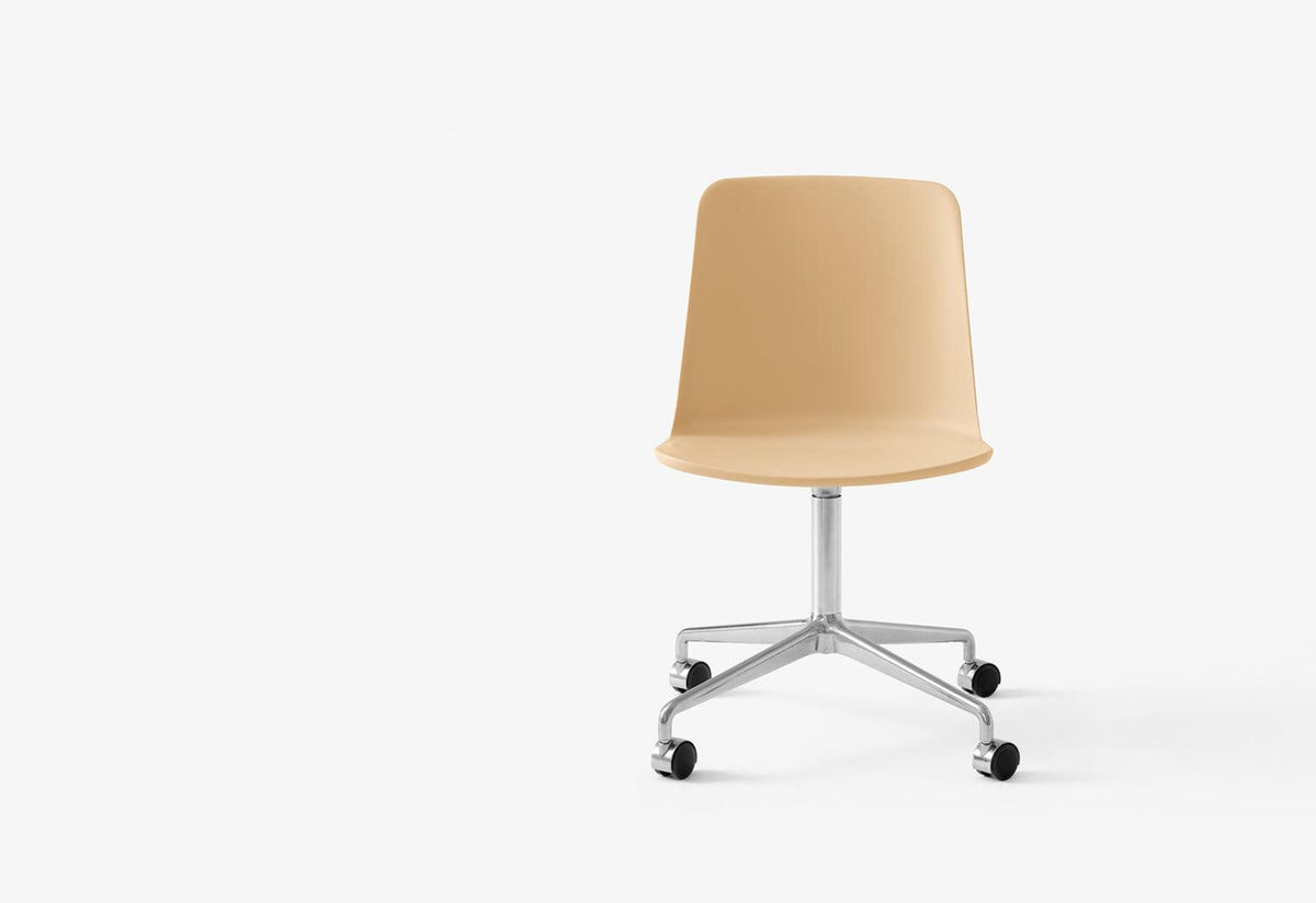 Rely Swivel Chair | Castors, Hee welling, Andtradition