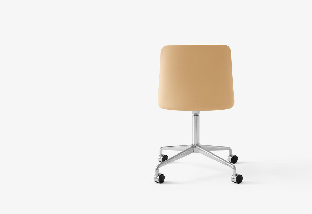 Rely Swivel Chair | Castors, Hee welling, Andtradition