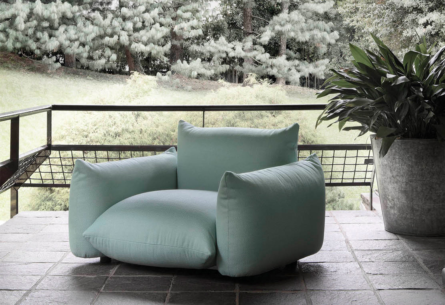 Arflex Marenco Outdoor Armchair | twentytwentyone