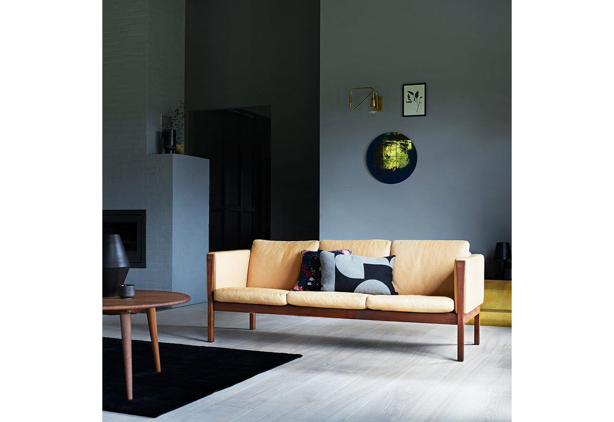 CH163 Three-Seat Sofa, Hans wegner, Carl hansen and son