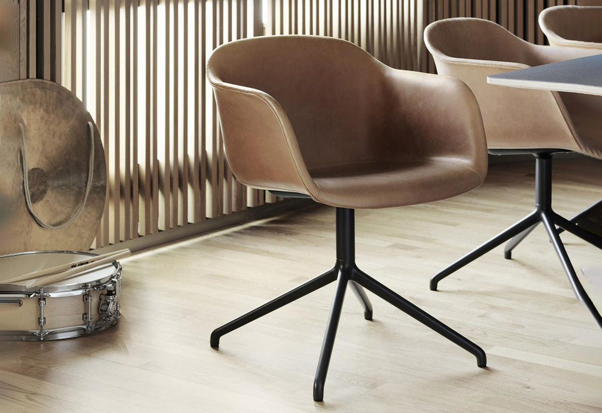 Fiber Armchair Swivel | Upholstered, Iskos-berlin, Muuto