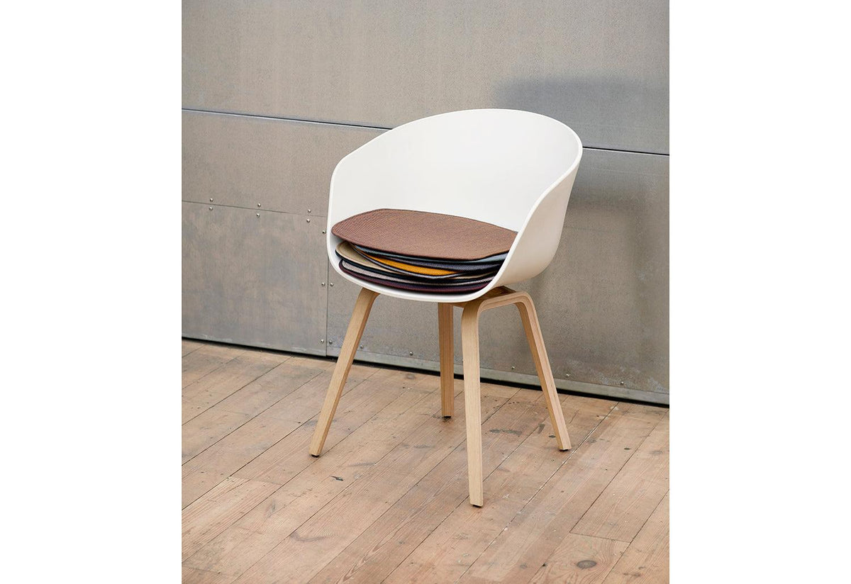 AAC 22 Chair | Upholstered Seat, Hee welling, Hay
