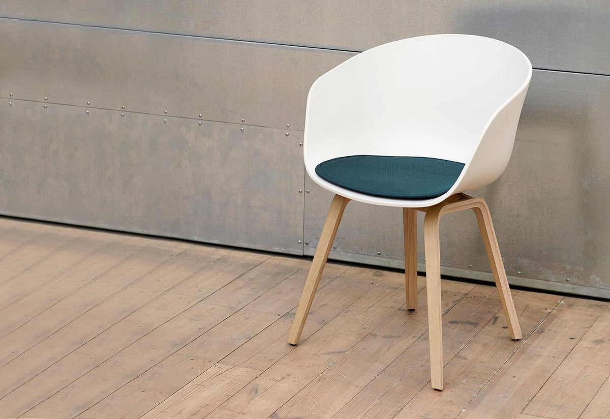 AAC 22 Chair | Upholstered Seat, Hee welling, Hay