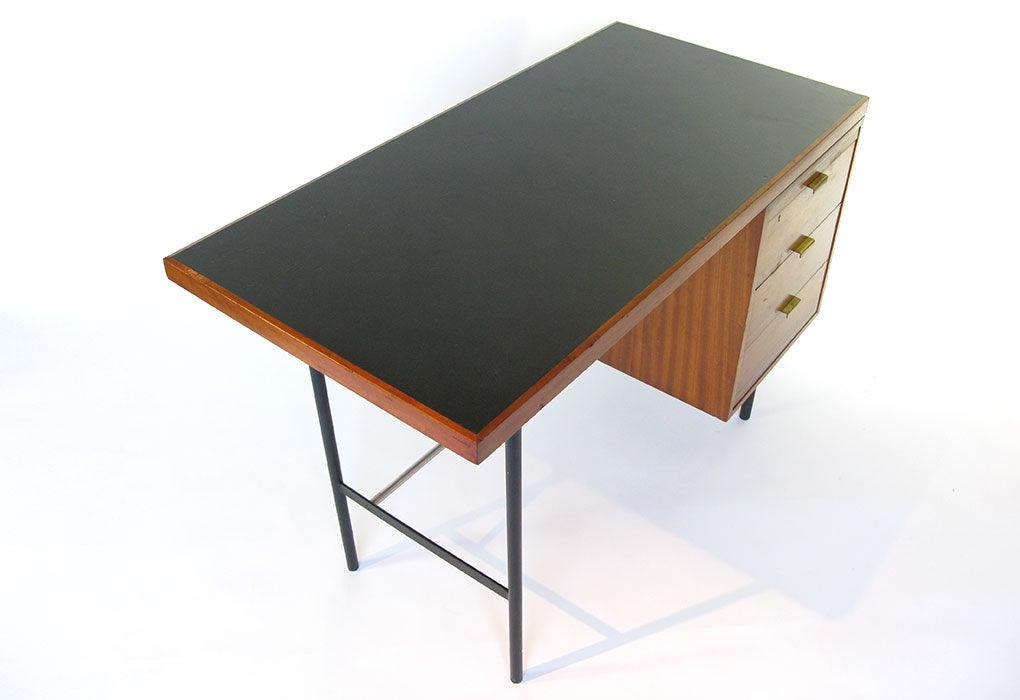 Hilleplan junior desk, 1952