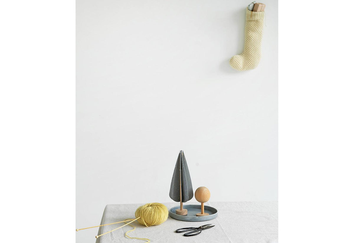 Small Cypress Tree, Jurianne matter