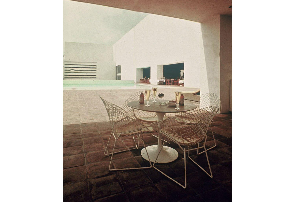 Tulip Outdoor Dining Table, Eero saarinen, Knoll