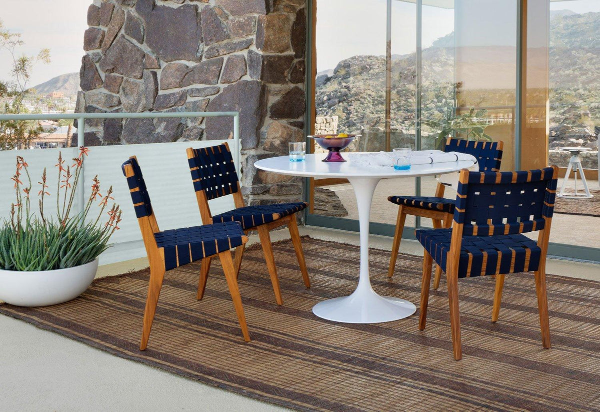 Saarinen outdoor dining table outlet