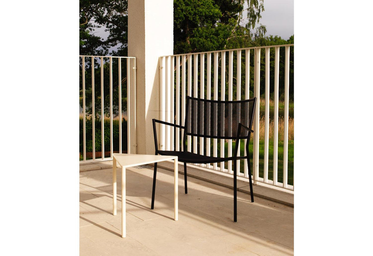 Jig Mesh Outdoor Easy Chair, Chris martin, Massproductions