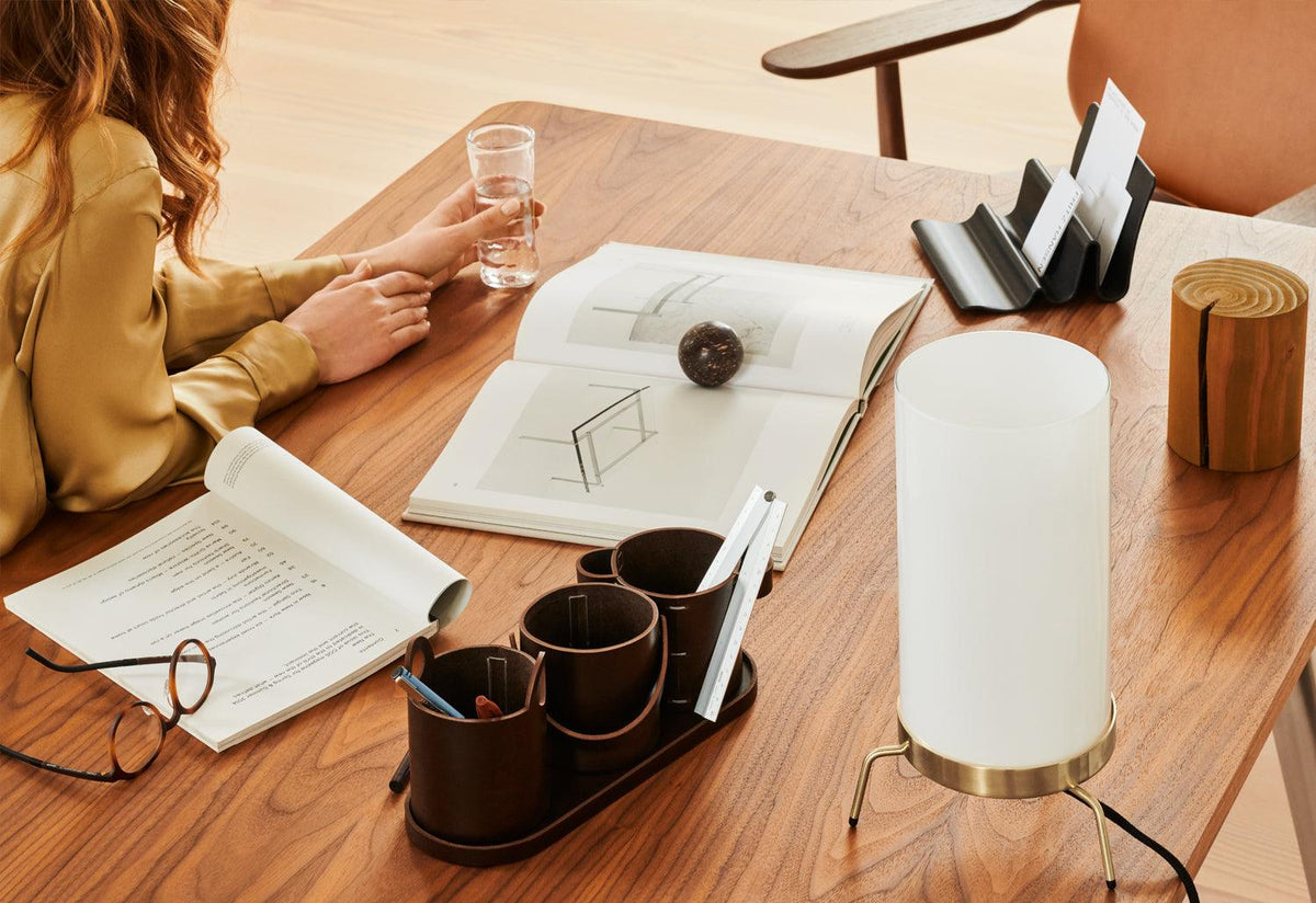 Pluralis Table, Fritz hansen