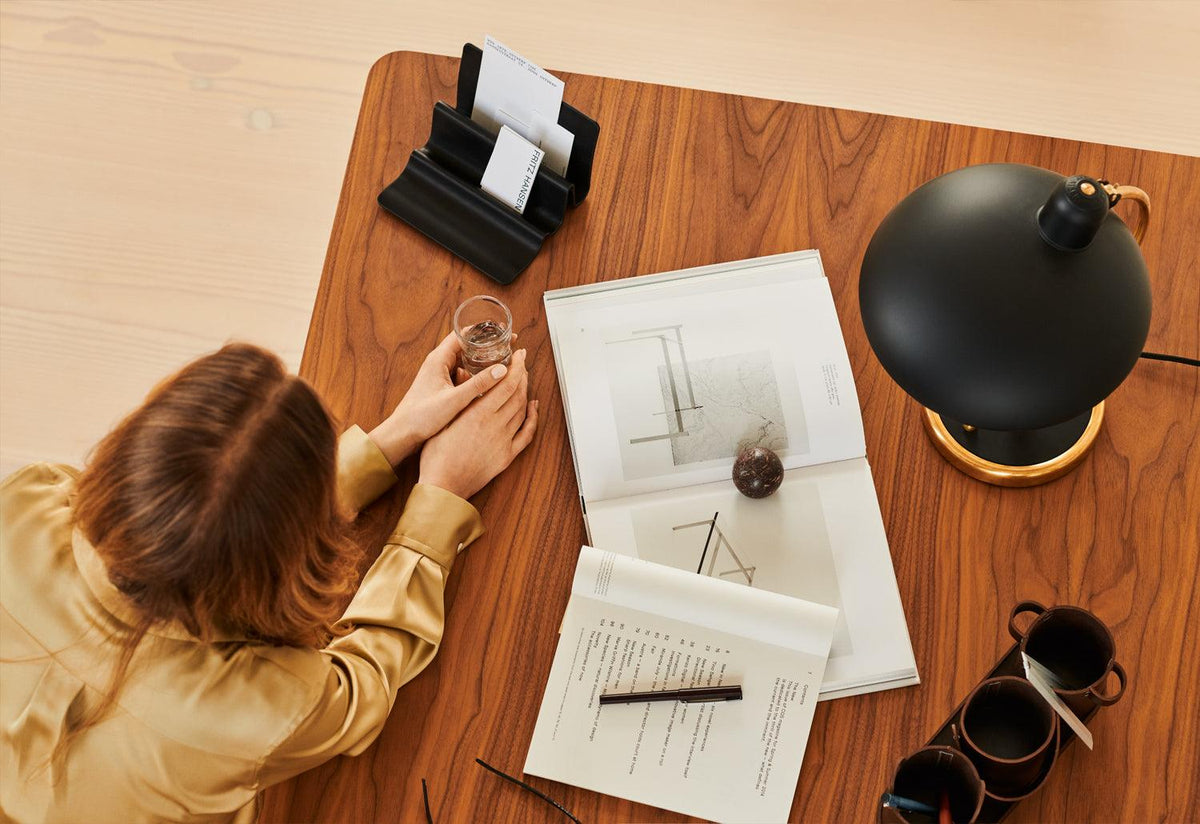 Pluralis Table, Fritz hansen