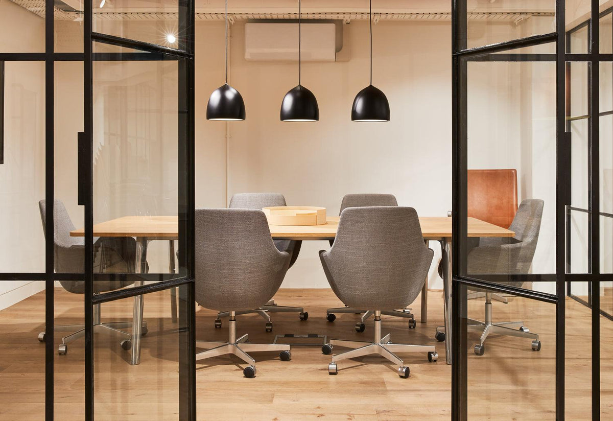 Pluralis Table, Fritz hansen
