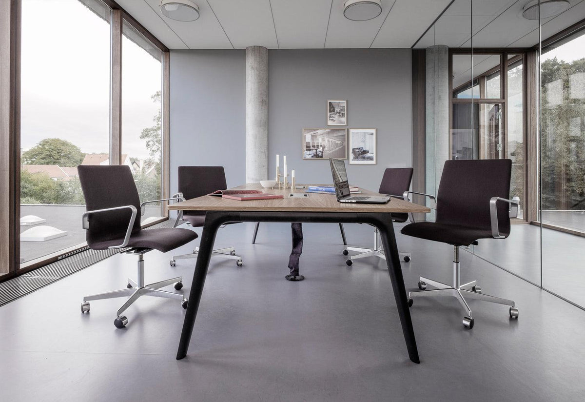 Pluralis Table, Fritz hansen