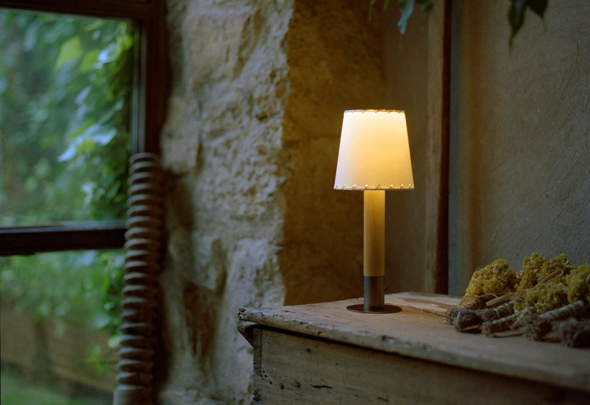 Básica Mínima Table Lamp, Santiago roqueta, Santa and cole