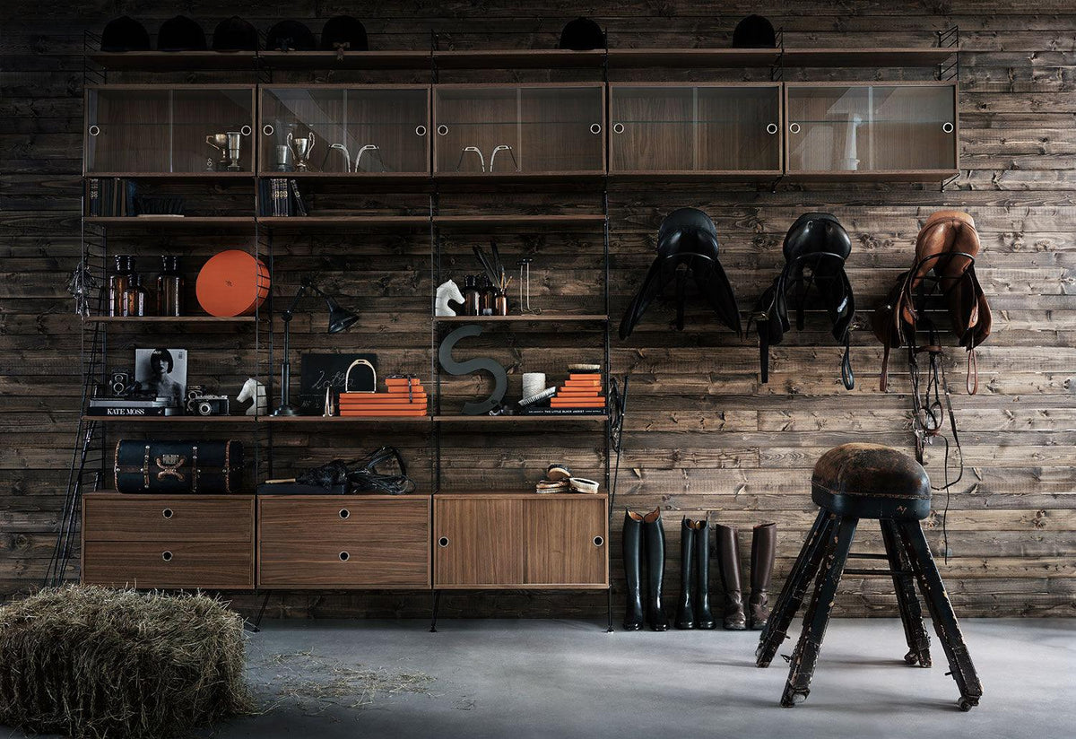 String System | Display Cabinet, Nisse strinning, String