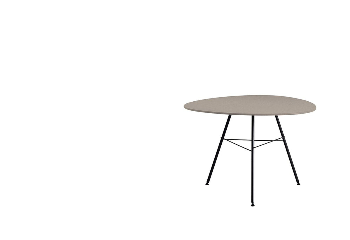 Leaf outdoor table triangle, Lievore altherr molina, Arper