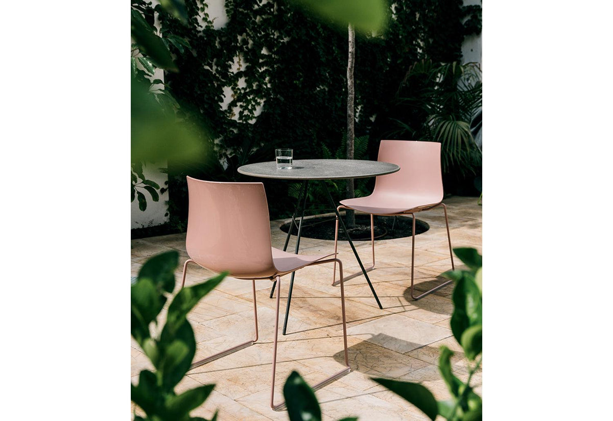 Leaf outdoor table round, Lievore altherr molina, Arper