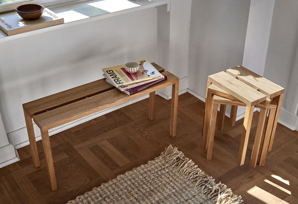 Peg Bench, Moebe