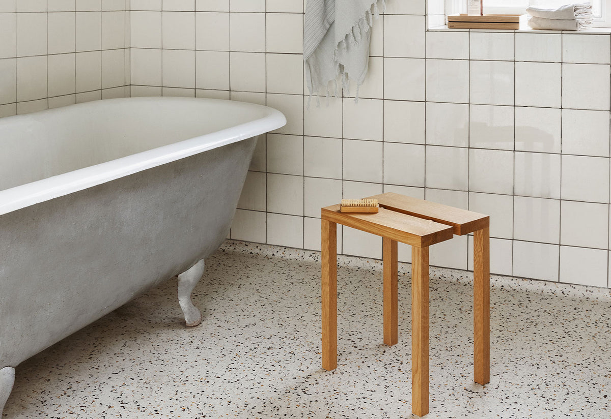 Peg Stool, Moebe