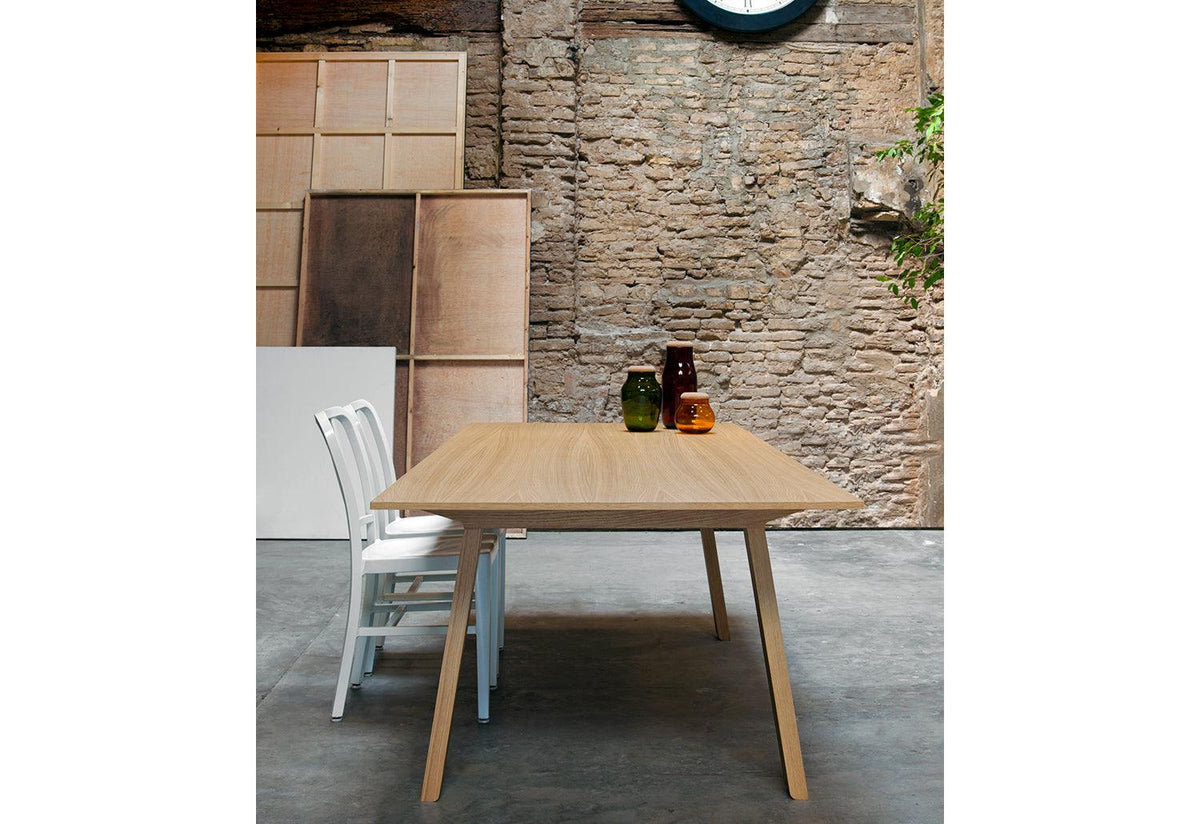 Mitis Dining Table, Mario ruiz, Punt