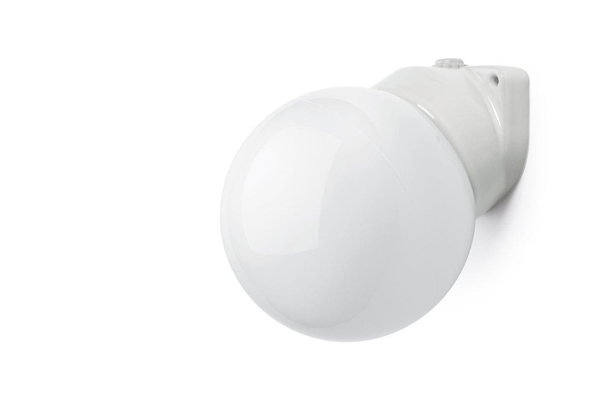Lisilux Globe Wall Light, Thomas hoof, Thpg