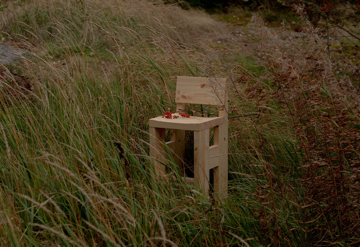 001 Bar Stool, Vaarnii