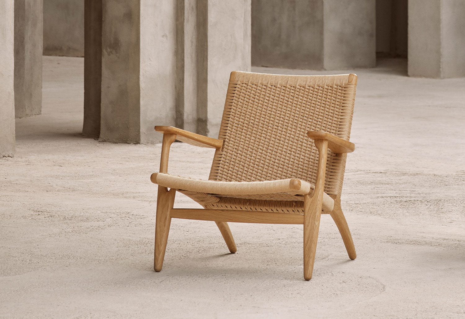 Carl Hansen Søn CH25 Lounge Chair twentytwentyone