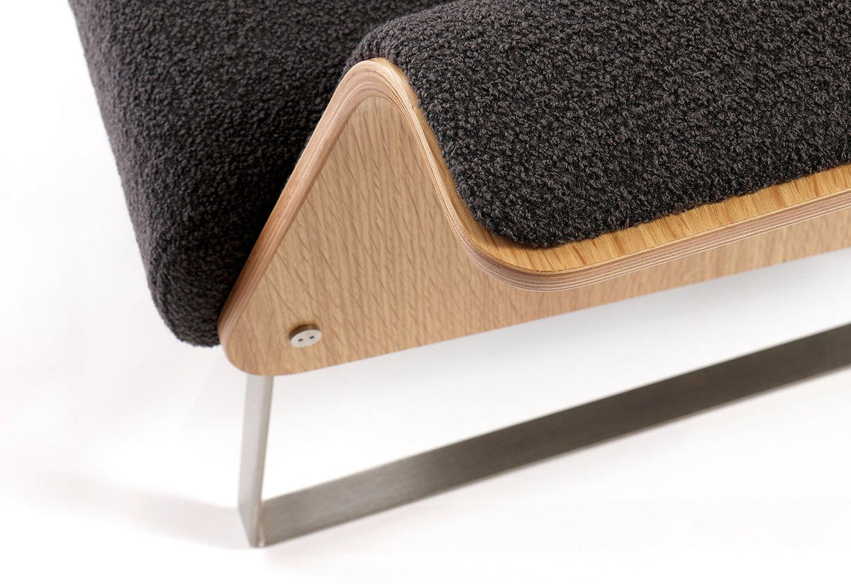 Avian AV1 Armchair, Robin day, Twentytwentyone
