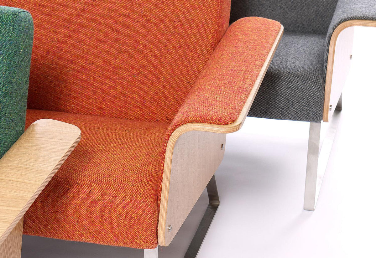 Avian AV2 Sofa, Robin day, Twentytwentyone