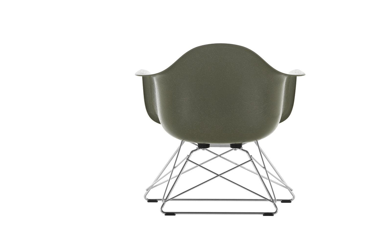 Eames Fiberglass LAR Armchair, Charles and ray eames, Vitra