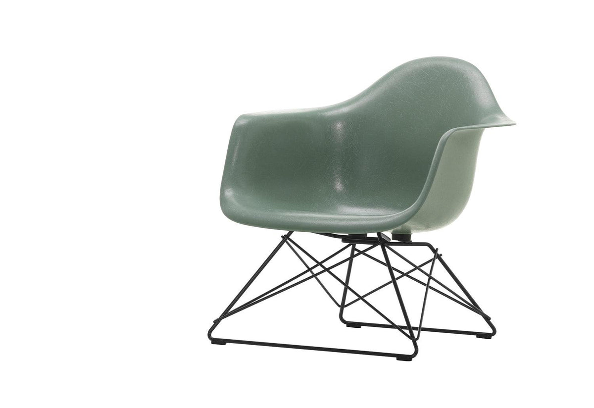 Eames Fiberglass LAR Armchair, Charles and ray eames, Vitra