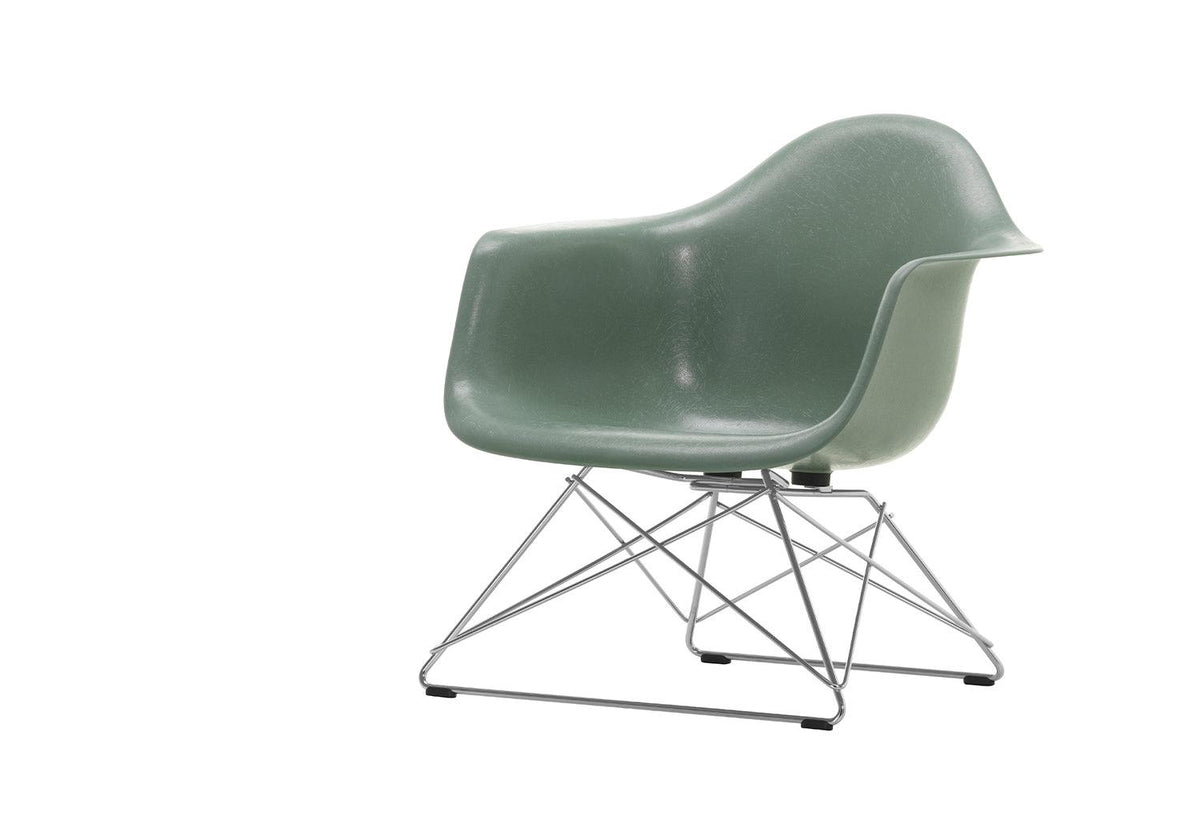 Eames Fiberglass LAR Armchair, Charles and ray eames, Vitra