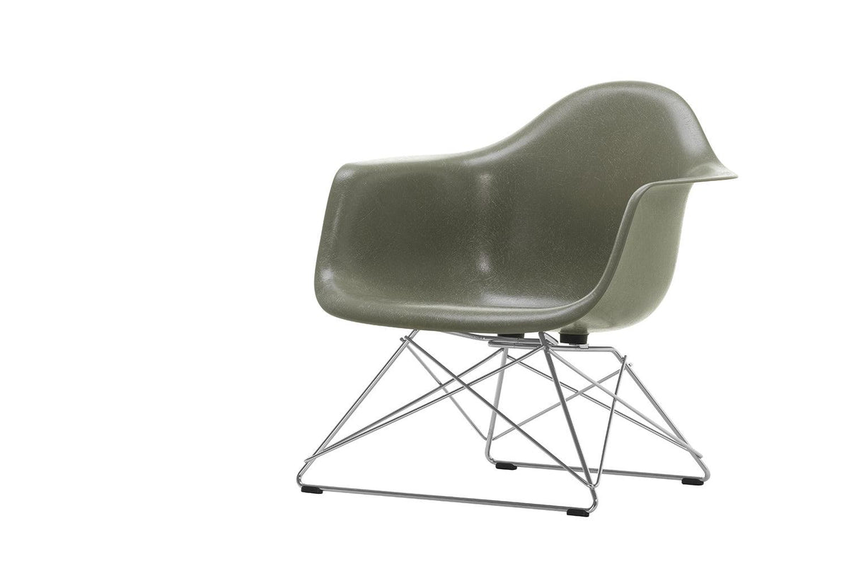 Eames Fiberglass LAR Armchair, Charles and ray eames, Vitra