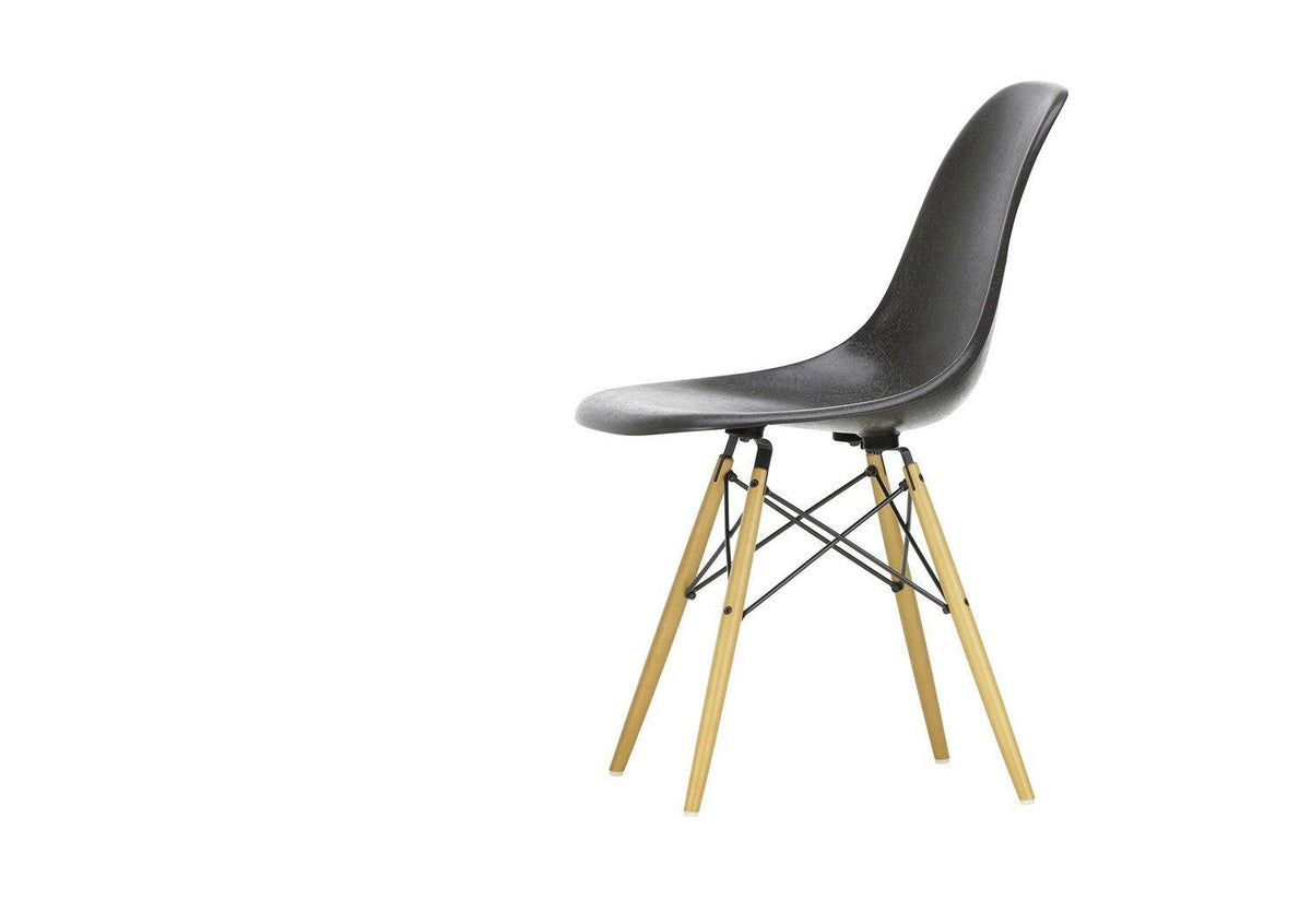 Eames Fiberglass DSW, Charles and ray eames, Vitra
