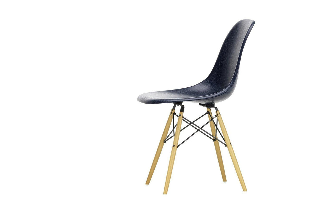 Eames Fiberglass DSW, Charles and ray eames, Vitra