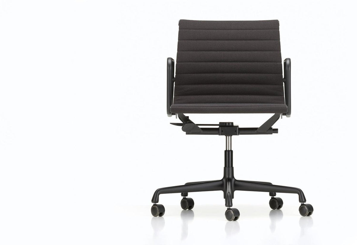 Eames EA 117 chair, 1958, Charles and ray eames, Vitra